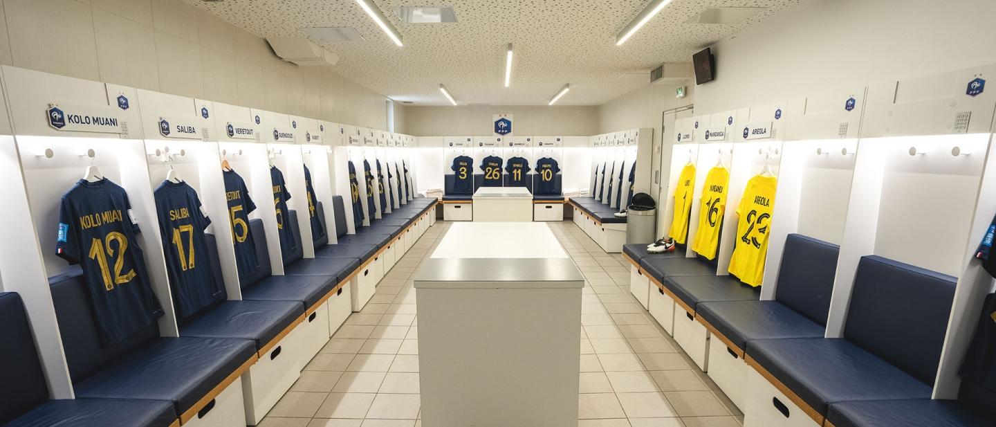 centre-national-du-football-vestiaires